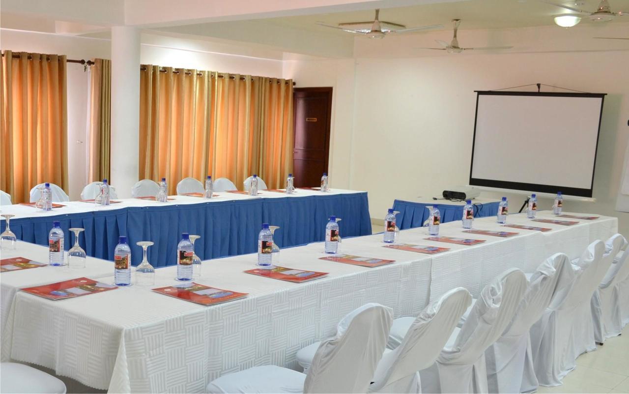 Ramada Resort Accra Exterior foto