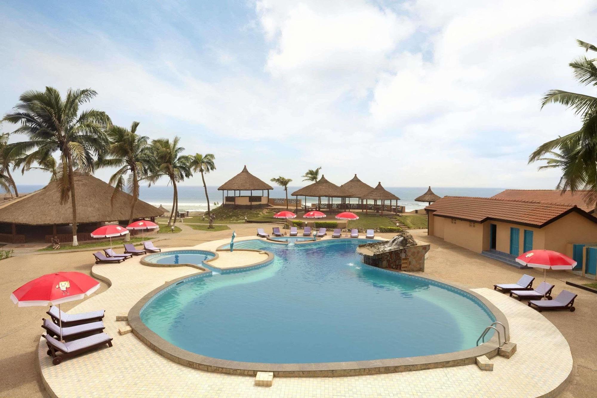 Ramada Resort Accra Exterior foto